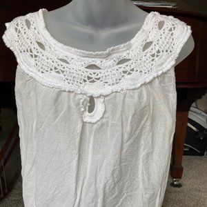 Max Studio White Sleeveless Cotton Top with Design